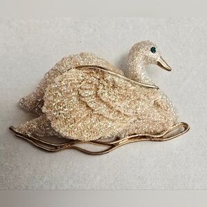 Elegant Vintage Glitter Swan Brooch
